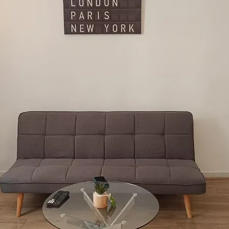3 Pieces Apartment *